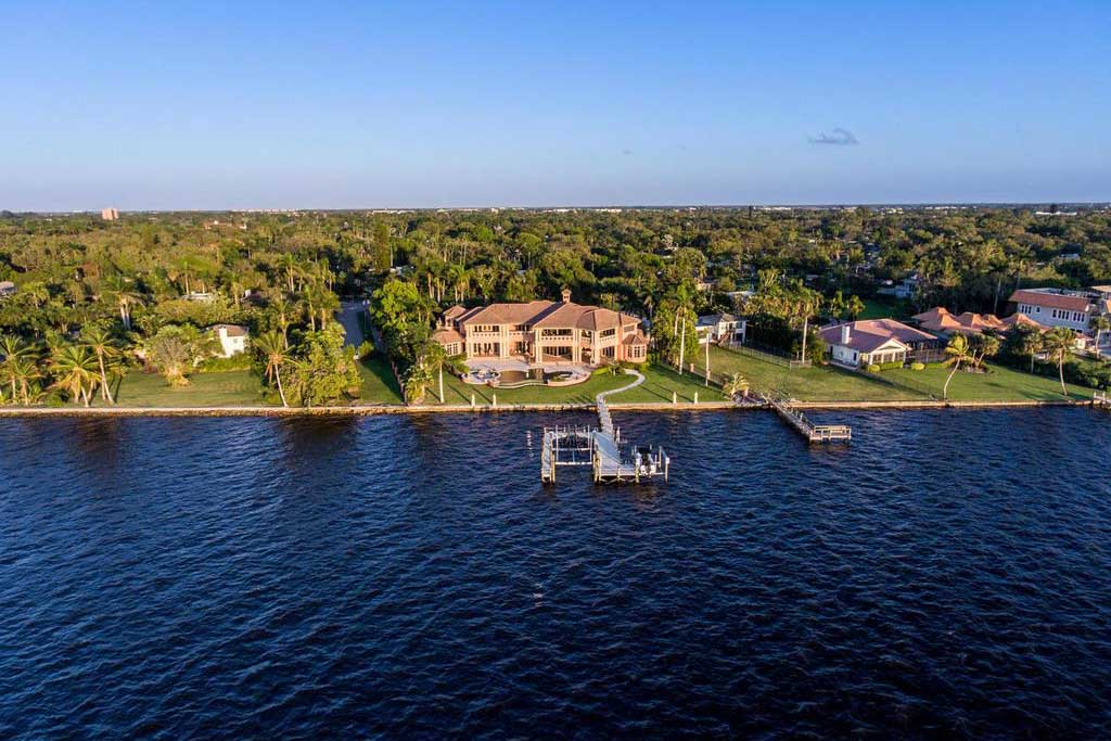1120 Wales Drive - Arial of Ft Myers Mansion and Surrounding Homes