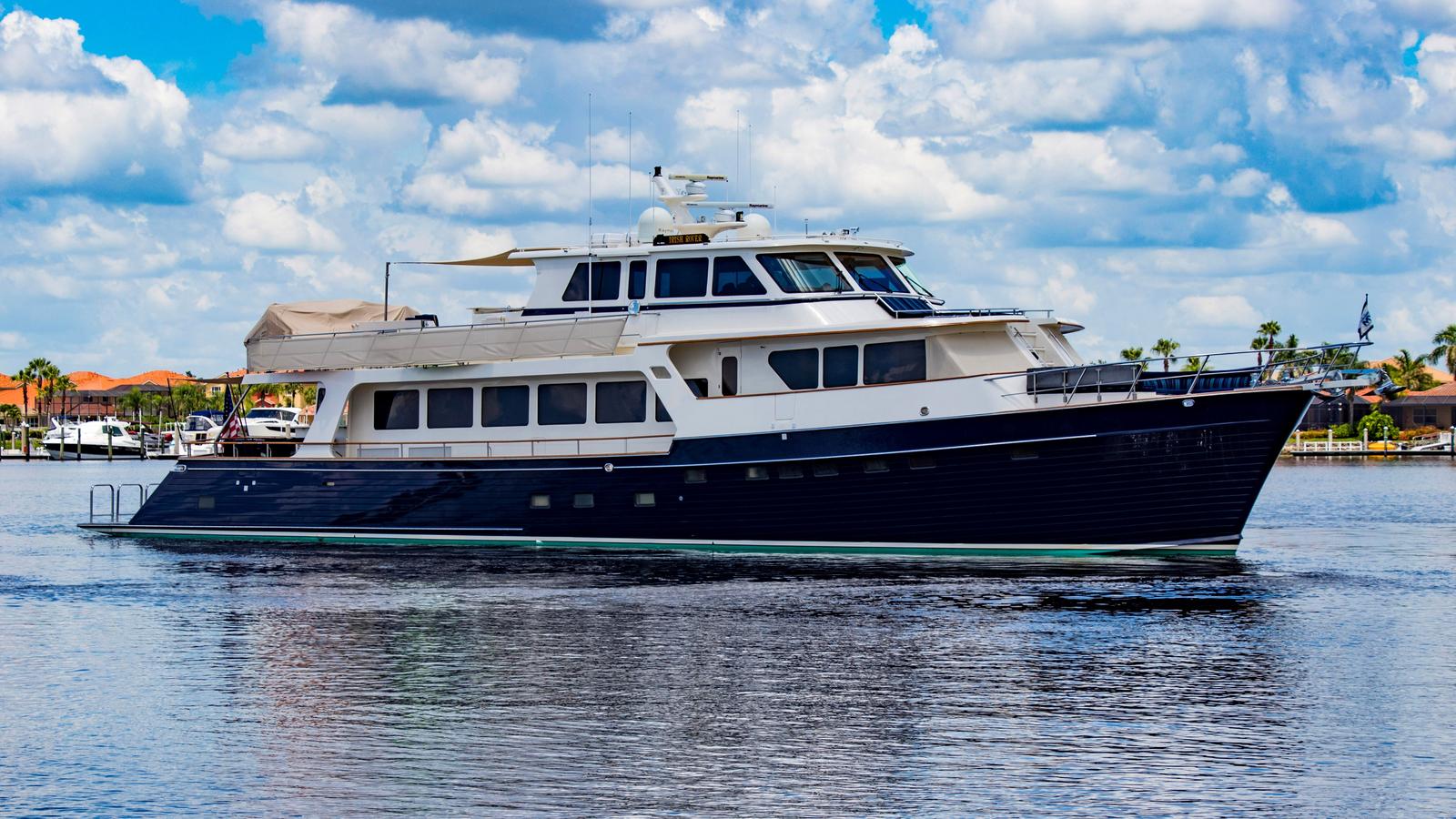 luxury yacht auctions