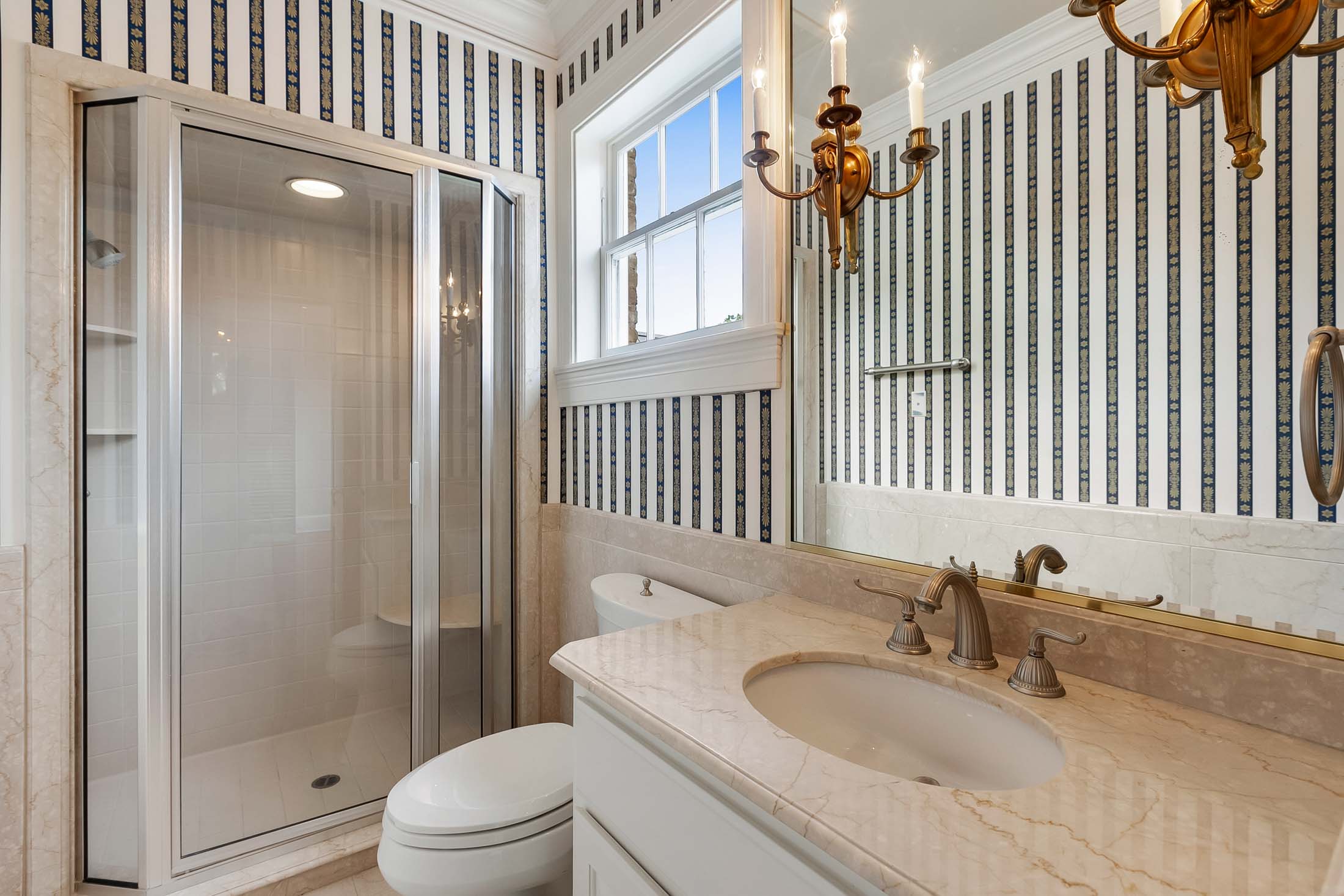 2308 Woodlawn Blvd - Estate Bathroom with Shower