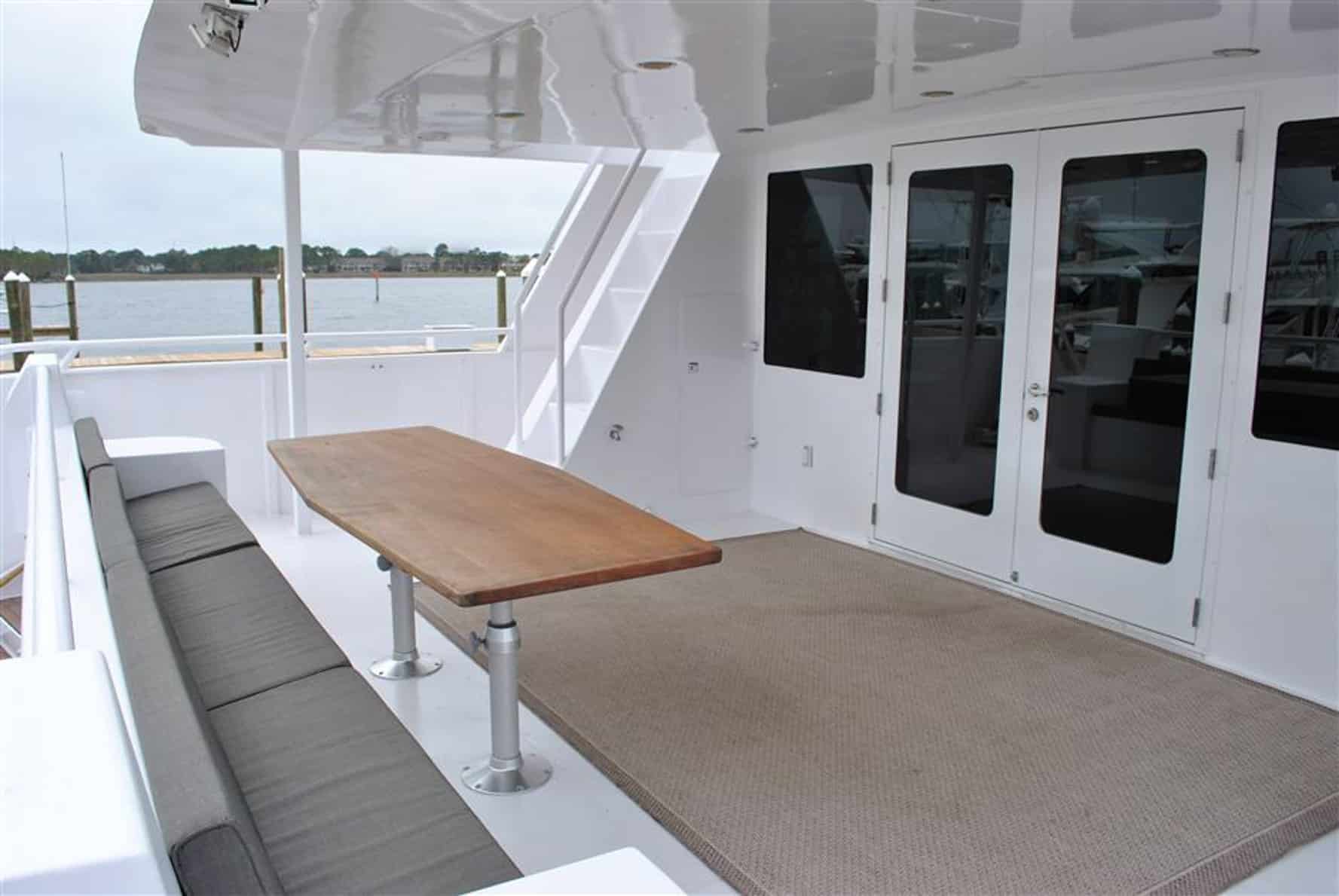 Jenny Lynne 87 Voyager - Luxury Yacht Exterior Sitting Area