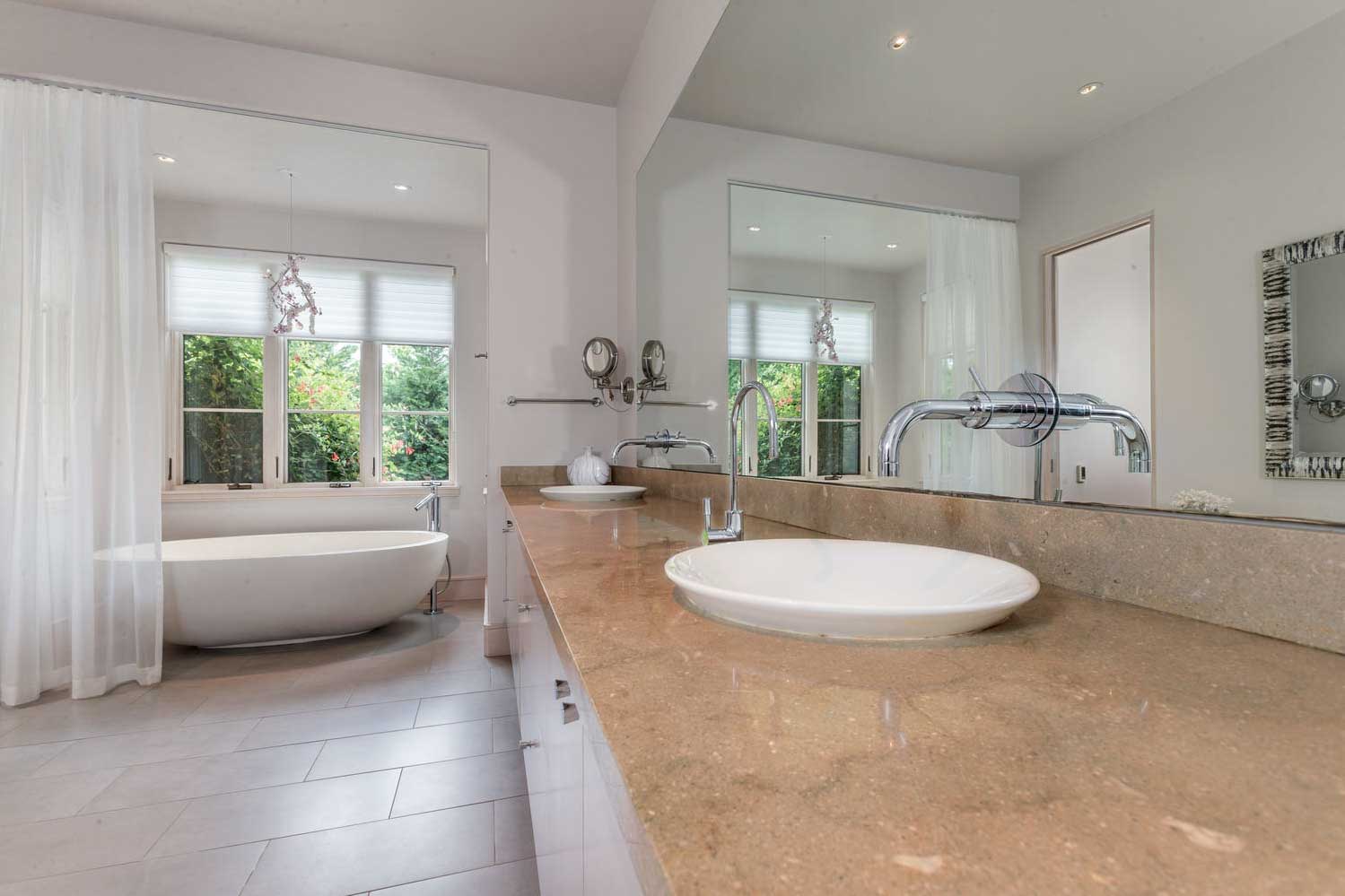 2208 Vaquero Estates Blvd - Luxury Estate Master Bathroom Vanity and Tub